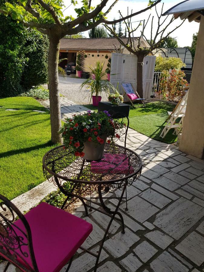 A L'Oree Du Pin Bed & Breakfast Aix-en-Provence Exterior photo